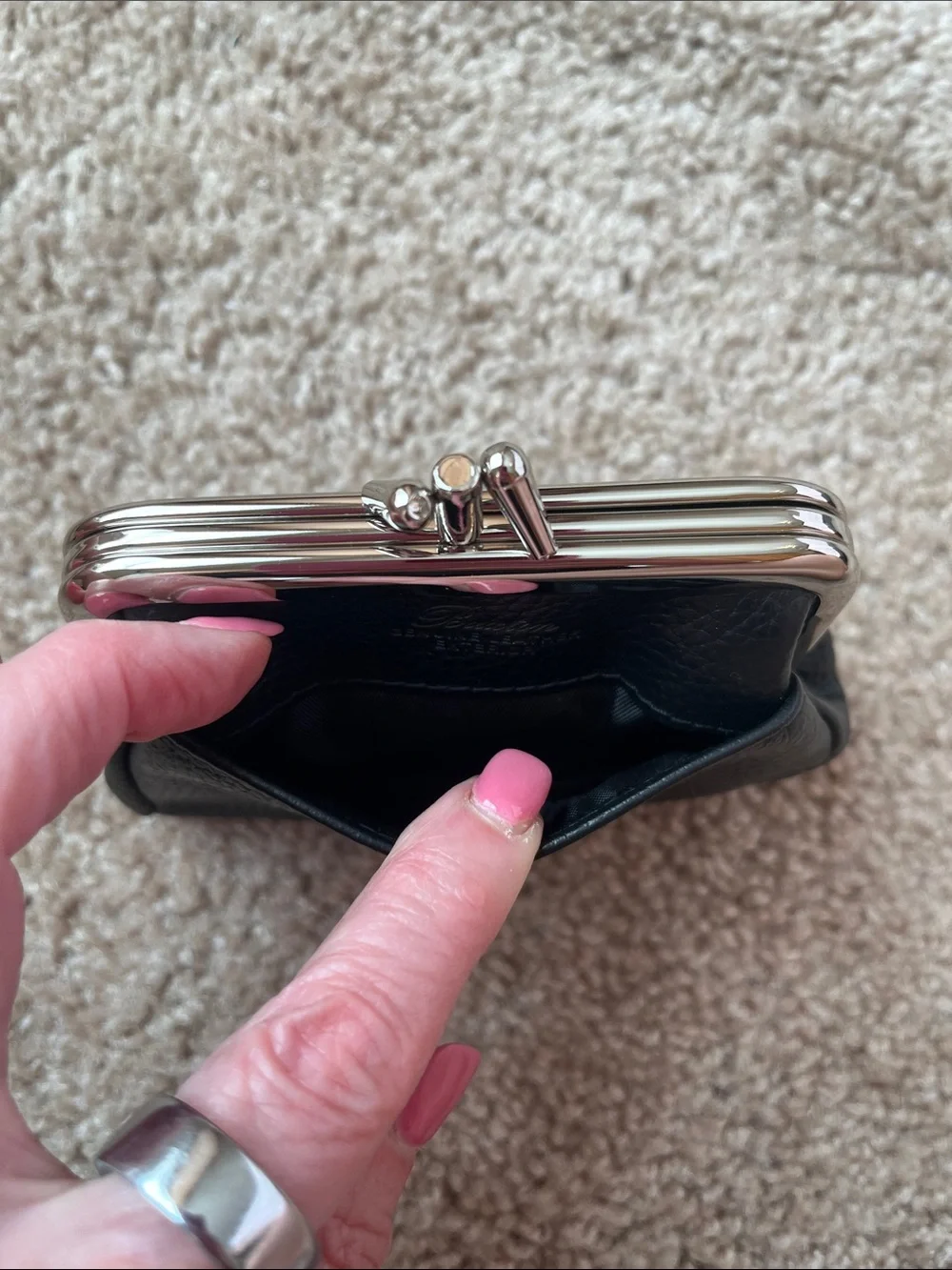 Button 1893 Leather Kisslock Coin Purse